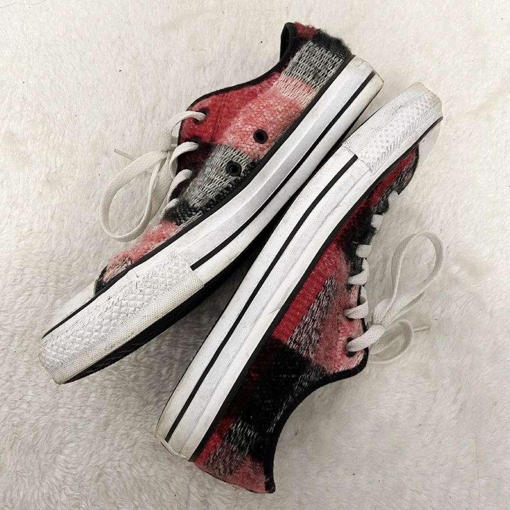 CONVERSE CHECKERED SNEAKERS
